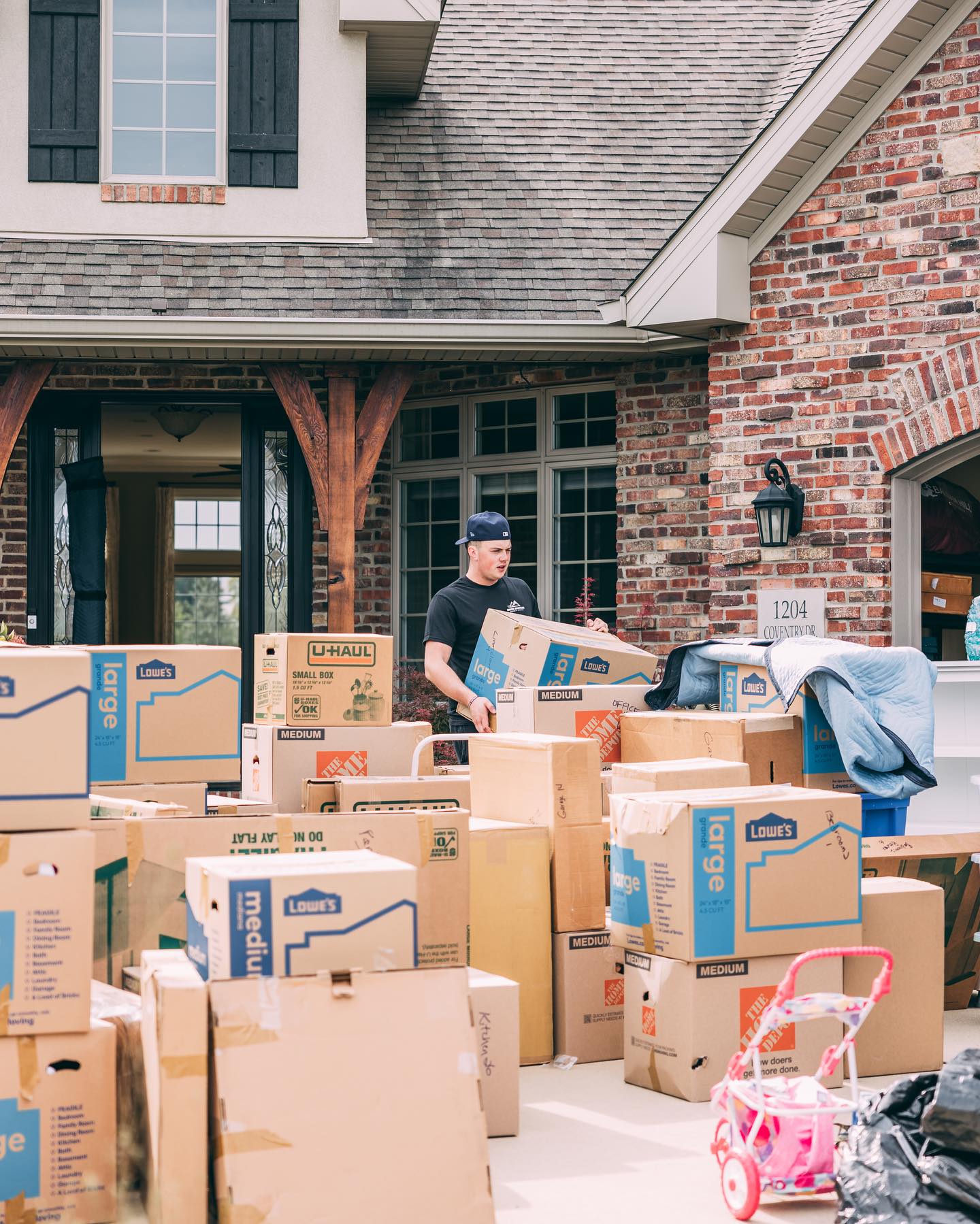 Moving Mountains: Moving Services Facebook ad