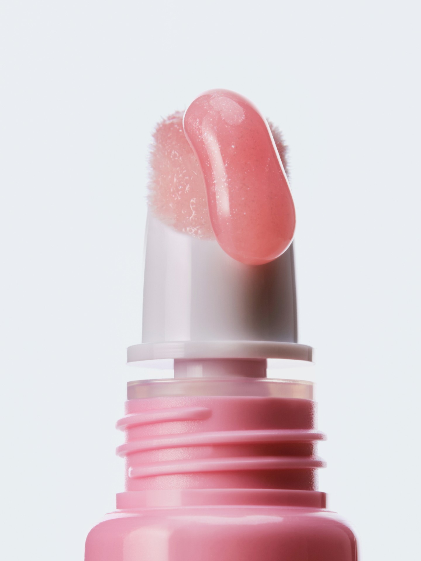 Clarins Facebook ad: Lip Perfector, plus qu’un gloss, ce soin hybride…
