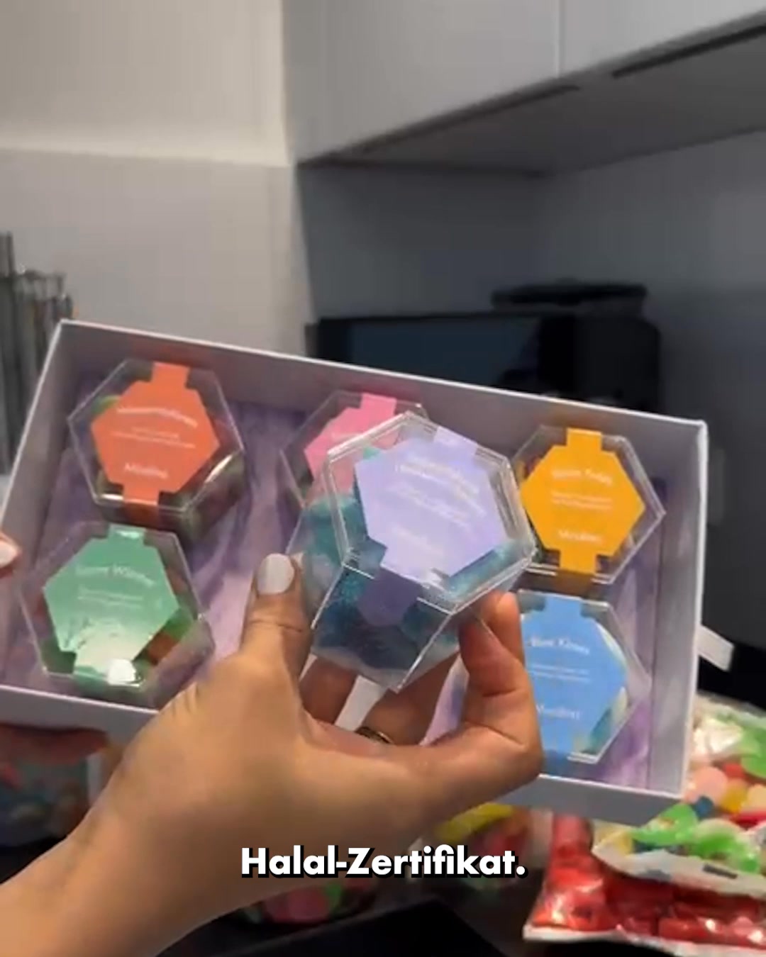 Miralina's Halal Sweets Facebook ad: Jetzt Halal Süßigkeiten kaufen