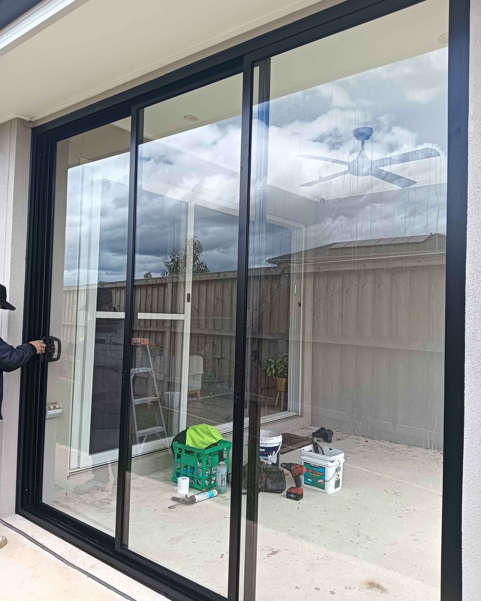 Tomus Nguyen Facebook ad: Aluminium doors and Windows