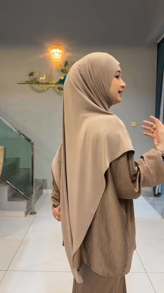 Muslimahmoda Facebook ad: Tak Payah Gosok, Tak Payah Semat, Sarung Je!