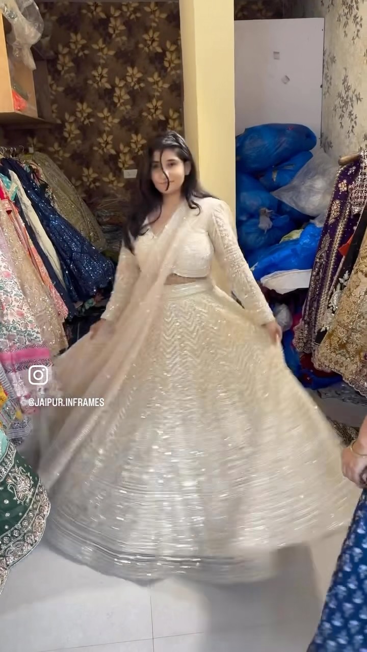 fashionrental_ Facebook ad: Why buy when you can wear your dream…