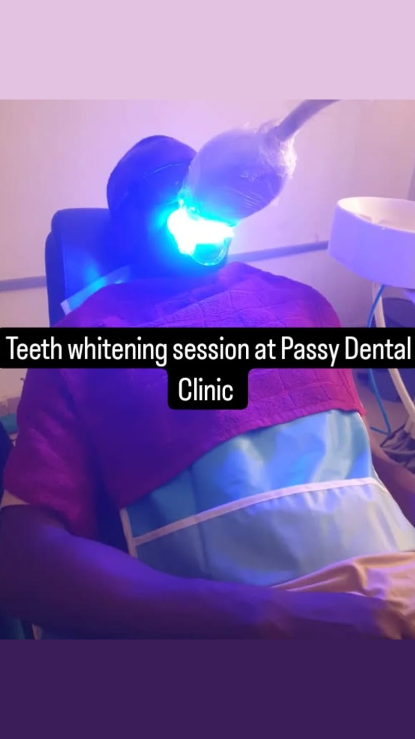 Passy Dental Facebook ad: Chat on Messenger