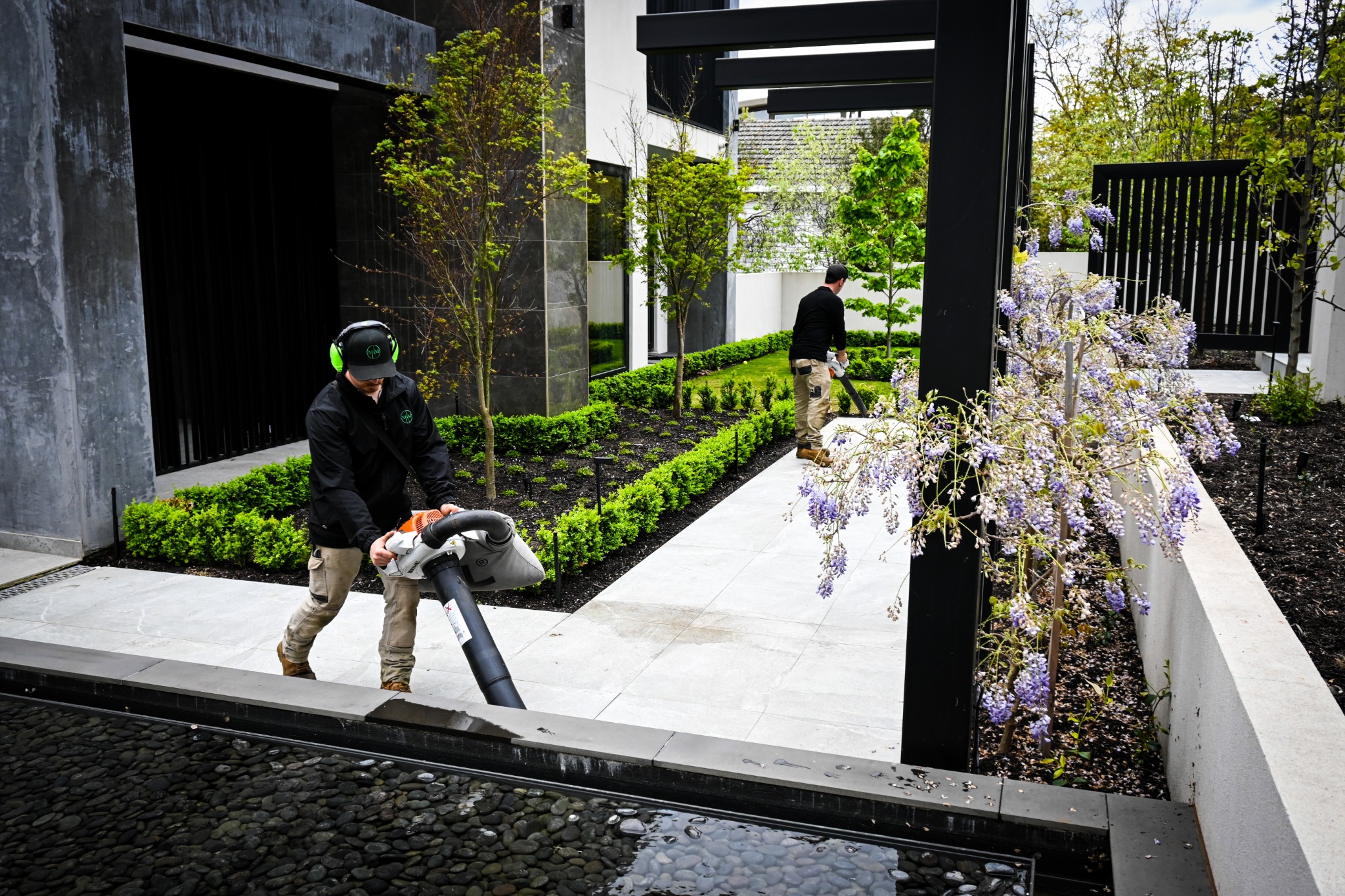 Must Have Maintenance Facebook ad: Is your garden overgrown & hard to maintain?