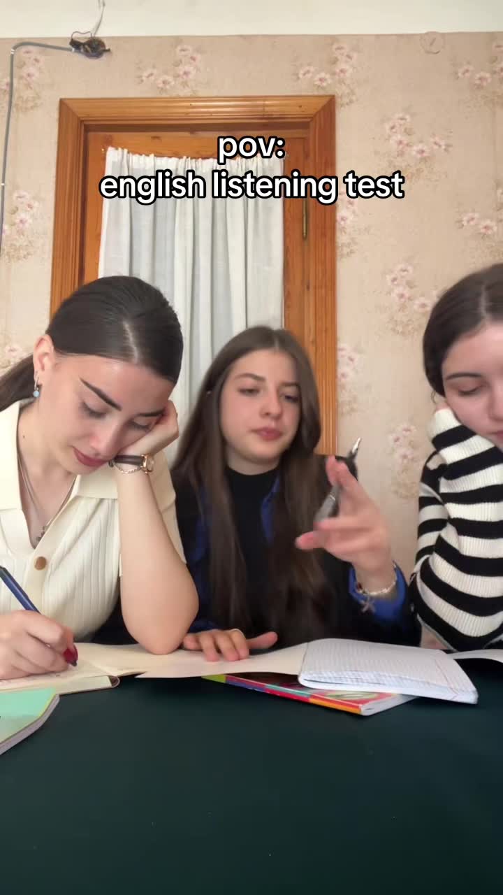 News Center Facebook ad: Online English Course With Certificate