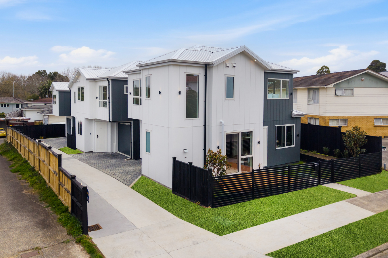 Barfoot & Thompson Flat Bush Facebook ad: Lot 1&2/37 Archmillen Avenue Pakuranga Heights