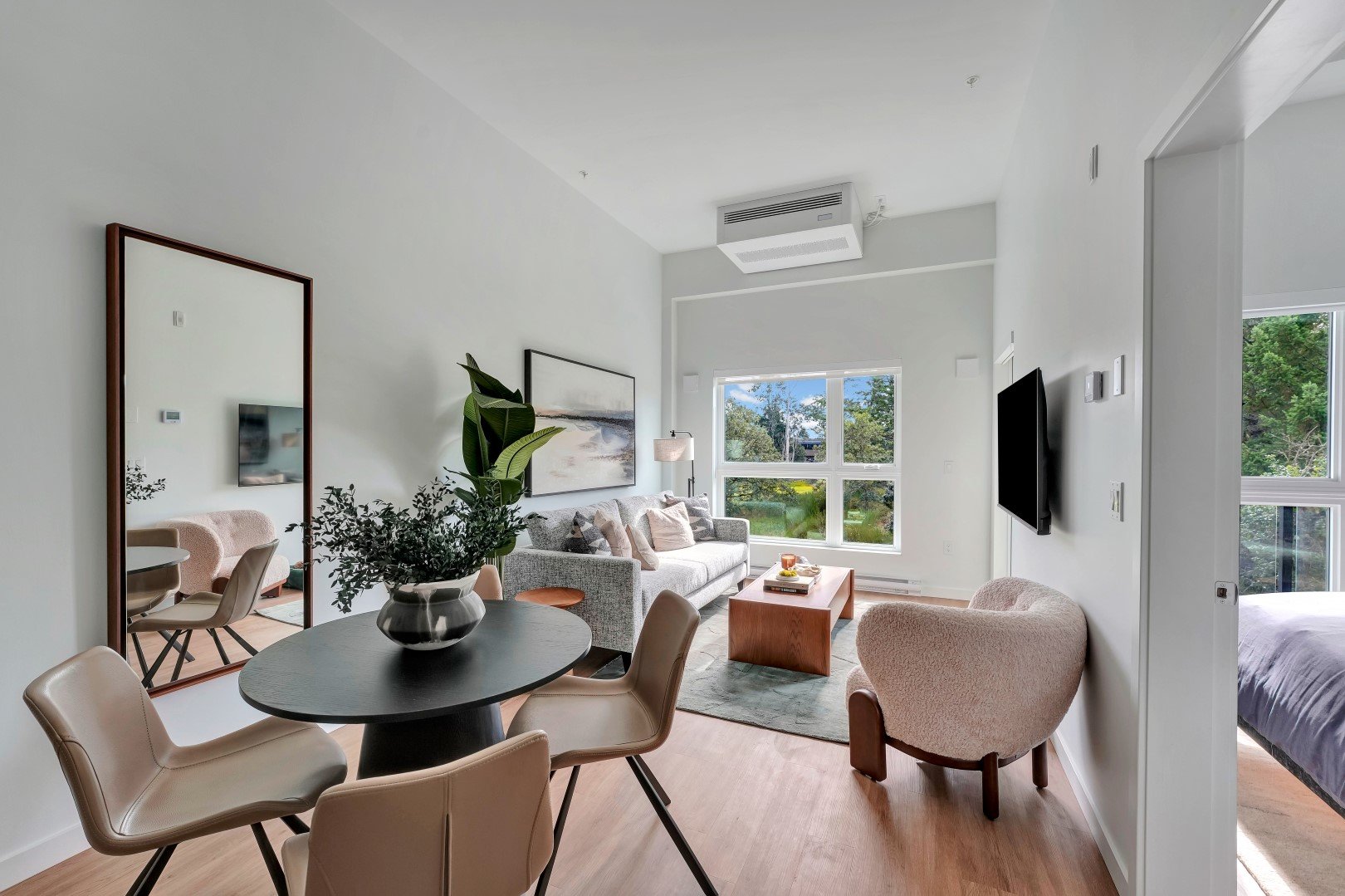 Niki Manghwani Facebook ad: 1 Bed 1 Bath Apartment