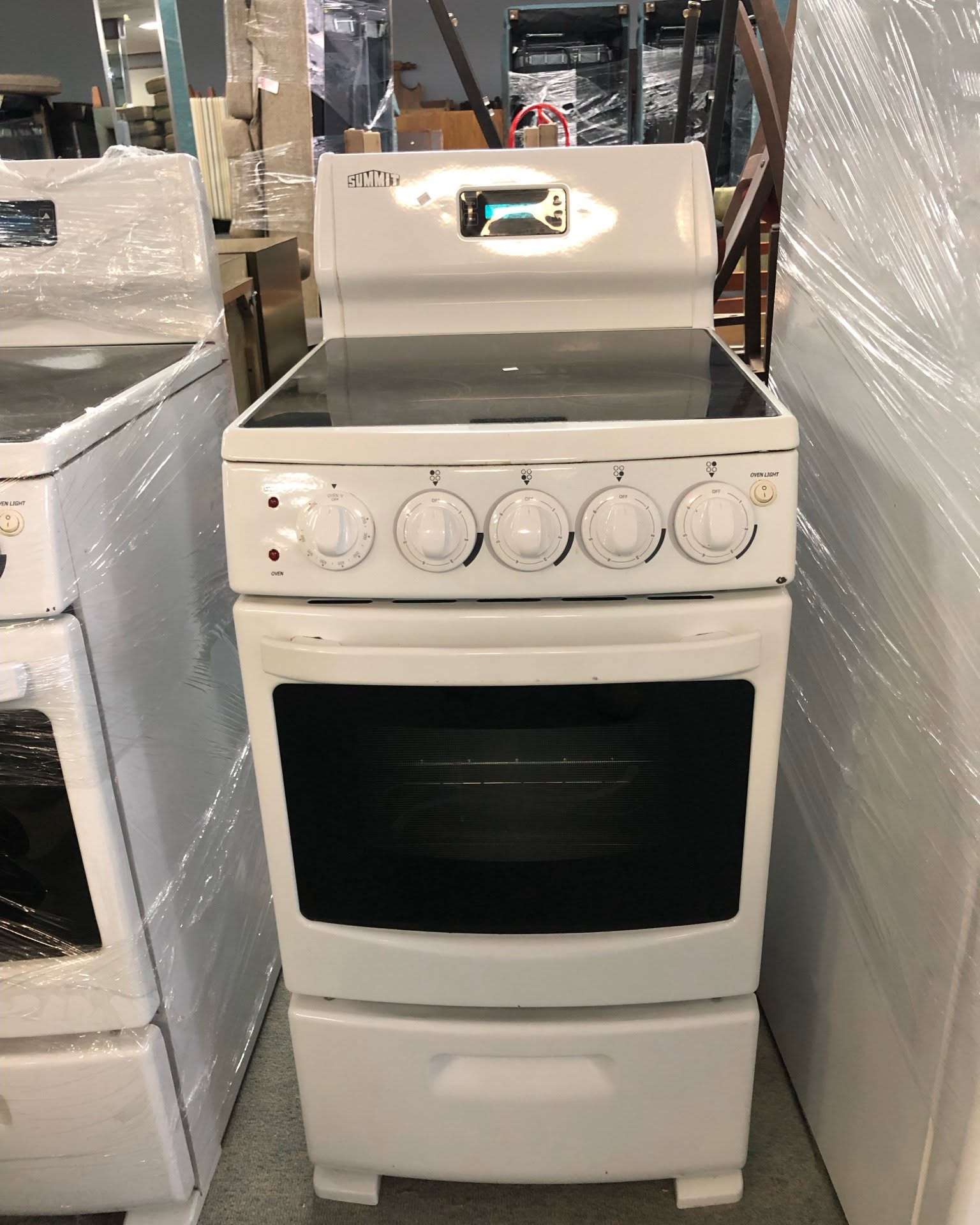 Stan Williams Facebook ad: RV Smooth Top Stove $175 from Resort Hotelz