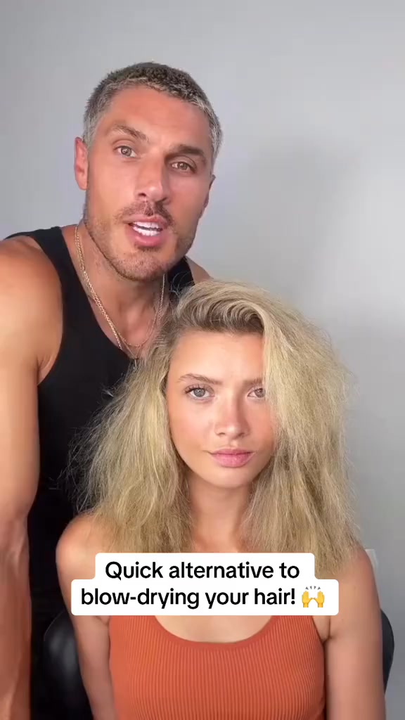 Color Wow Facebook ad: Instant Frizz-Free Hack Now 15% OFF!