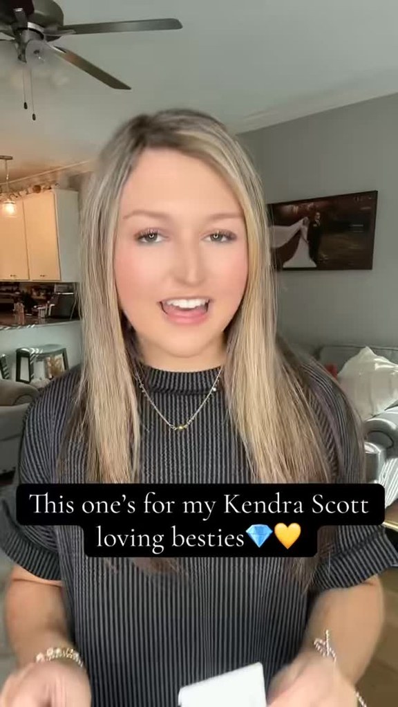 Whatnot Facebook ad: Kendra Scott girlies, your gonna scream when you…