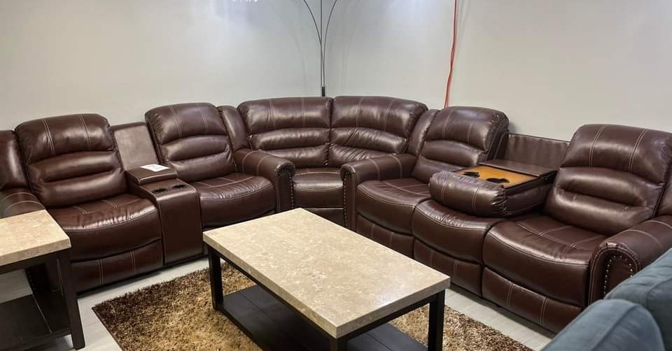 Furniture La Cuadra Facebook ad