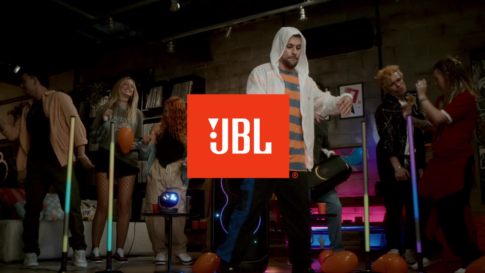 JBL Facebook ad: Faça sua festa brilhar