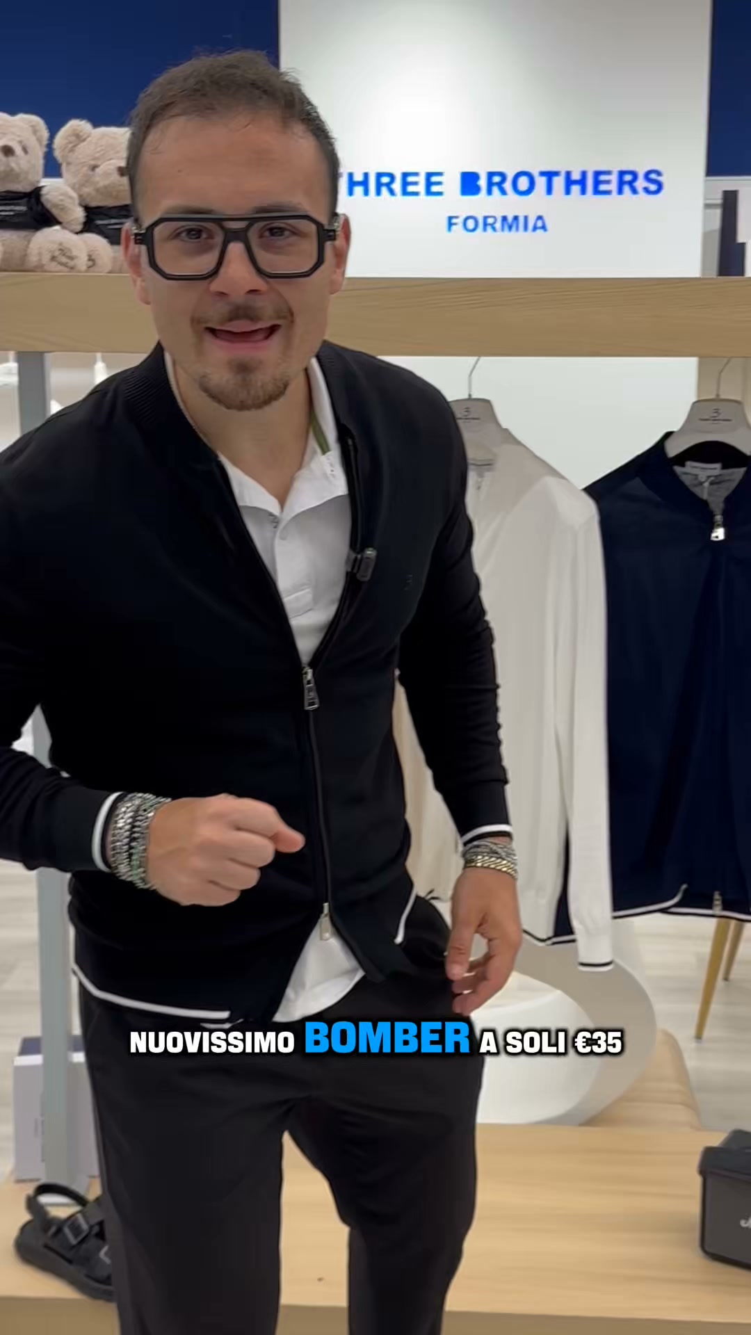 Three Brothers Formia Facebook ad: BOMBER A SOLI €35 IL PIU' LEGGERO!