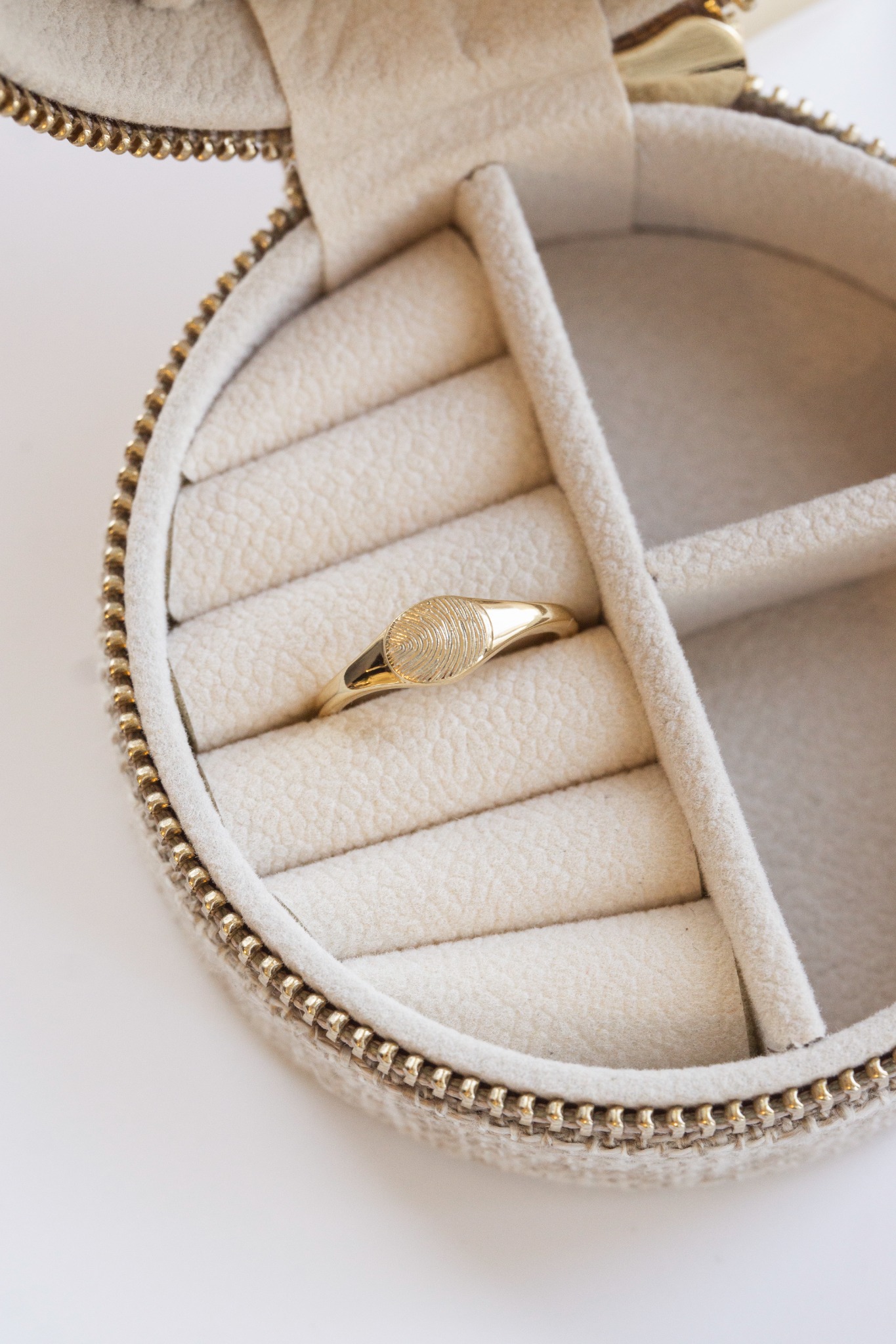 Salome Schmuck Facebook ad