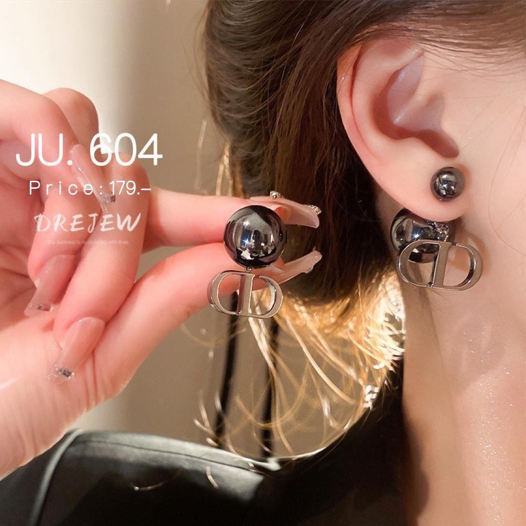 Higirl.jewelry  Facebook ad