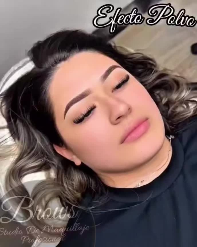BROWS Facebook ad: TRANSFORMA TU MIRADA CON CEJAS PERFECTAS