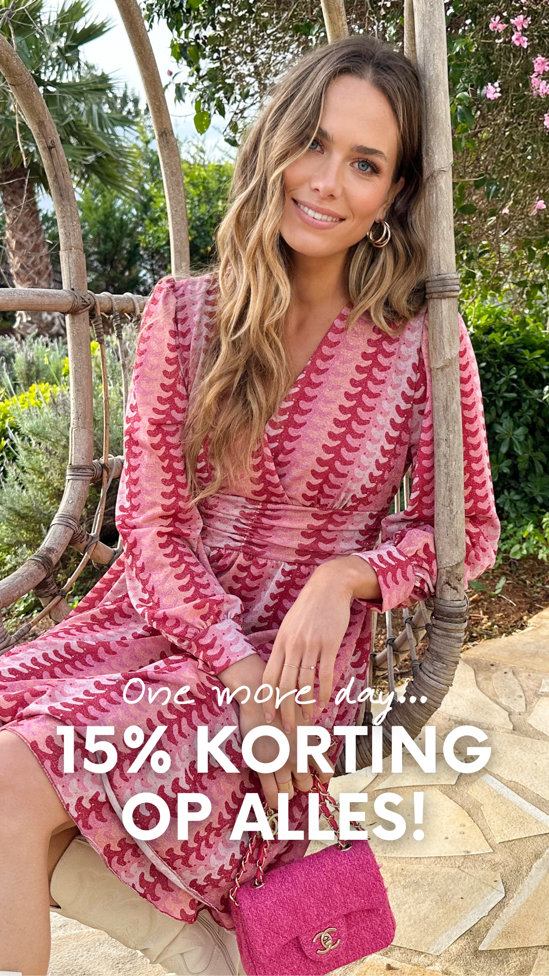 Fashion Musthaves Facebook ad