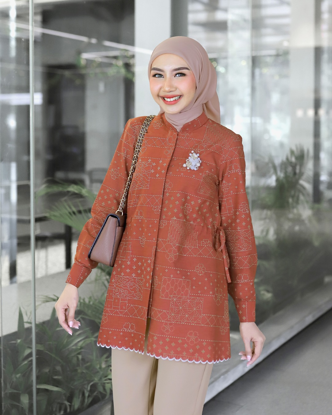 Batikula Facebook ad: Kunci outfit proper ada di mix warna &…