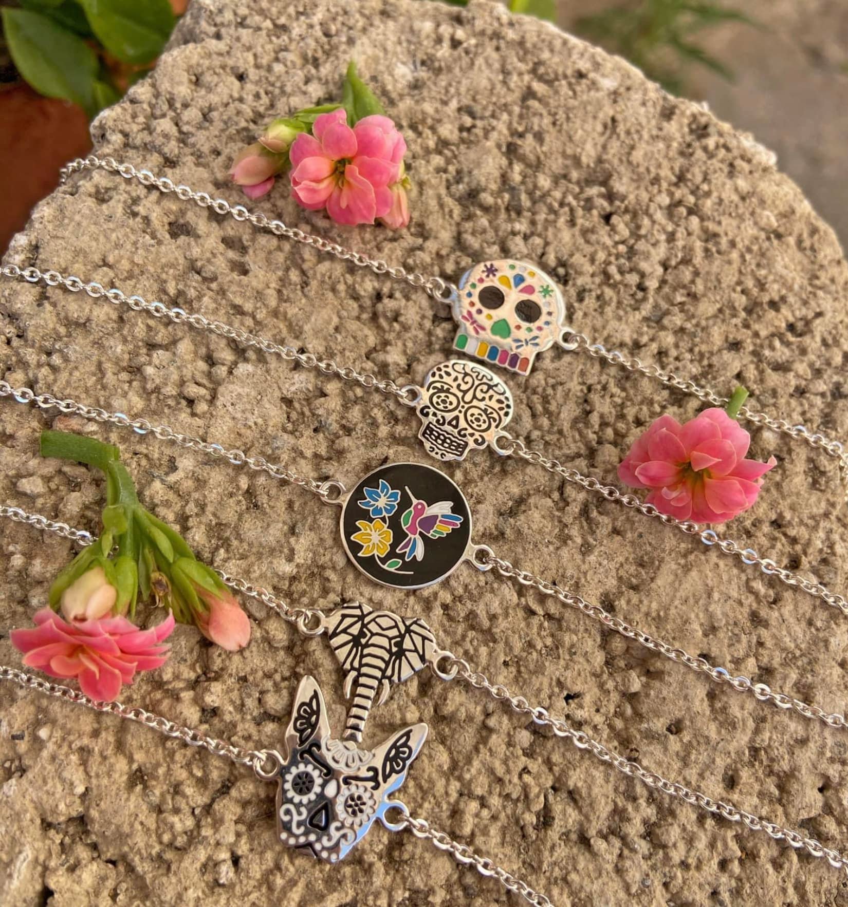 Maya's accesorios  Facebook ad