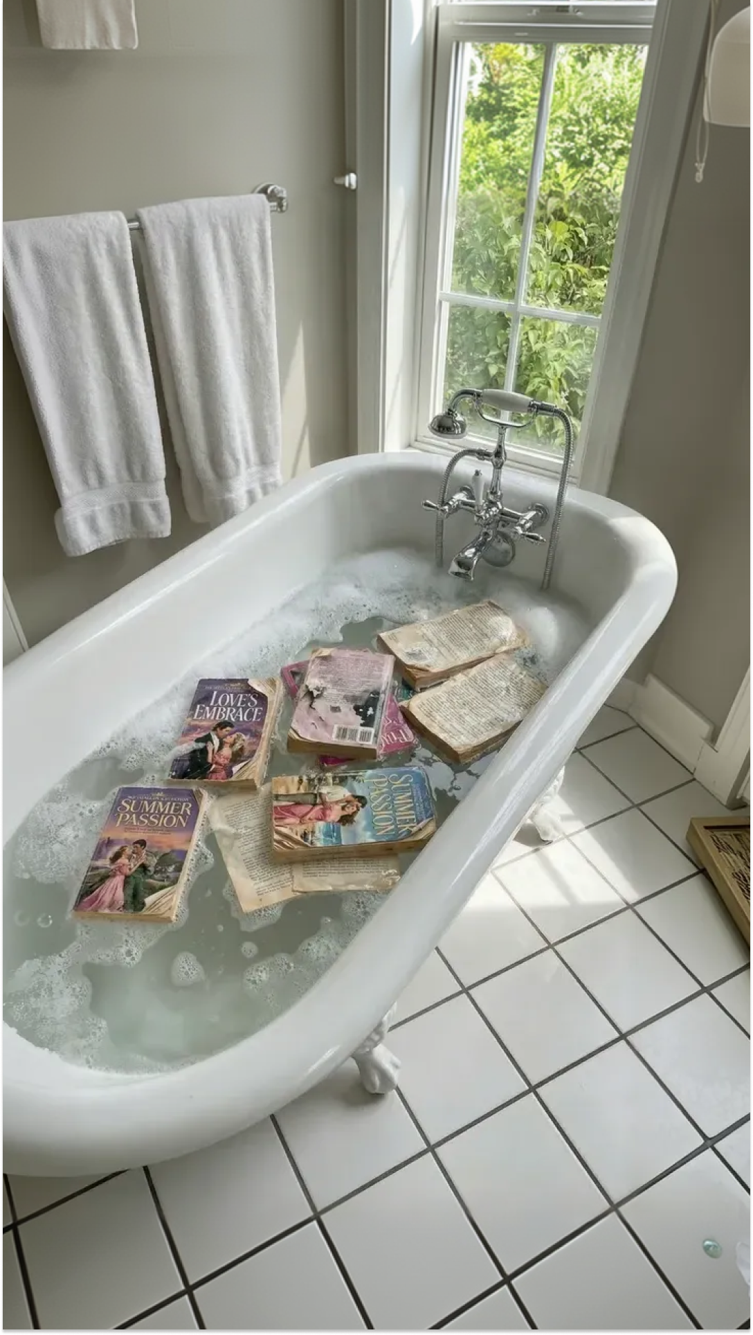 Maya Hayes Facebook ad