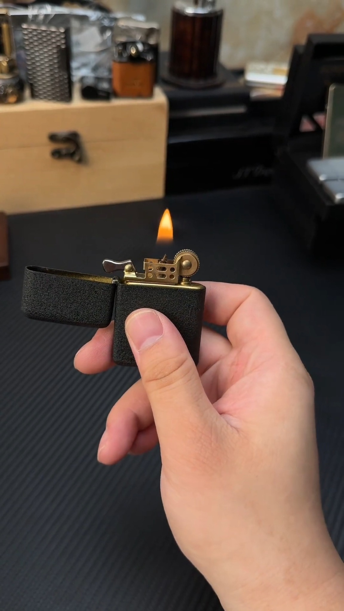 THẾ GIỚI: ZIPPO Luxury Facebook ad: ZORRO Z790 ĐEN SẦN