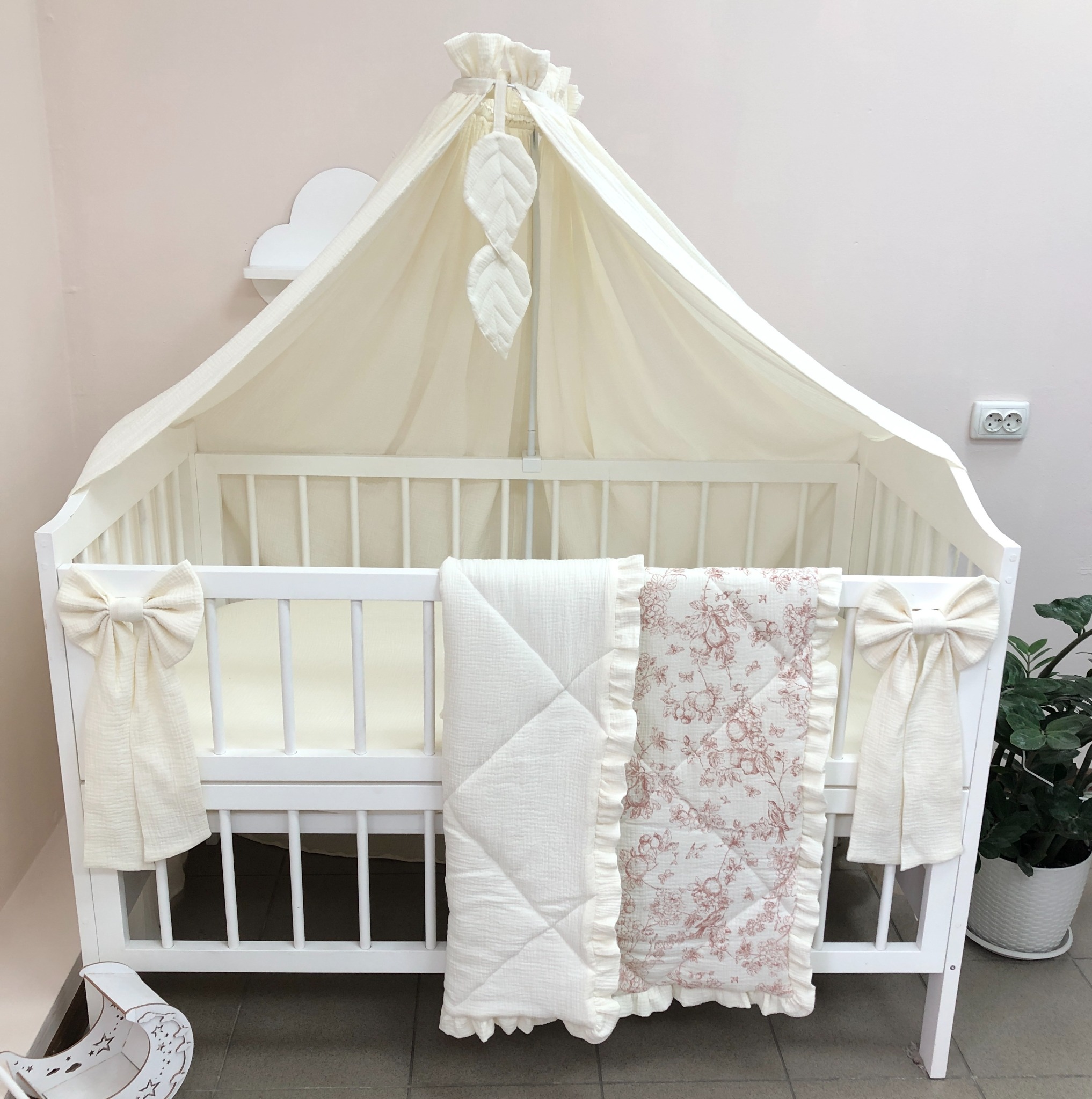 Babybeddingworlds Facebook ad: Sale -25%. Discounts until September 15th. Order now.