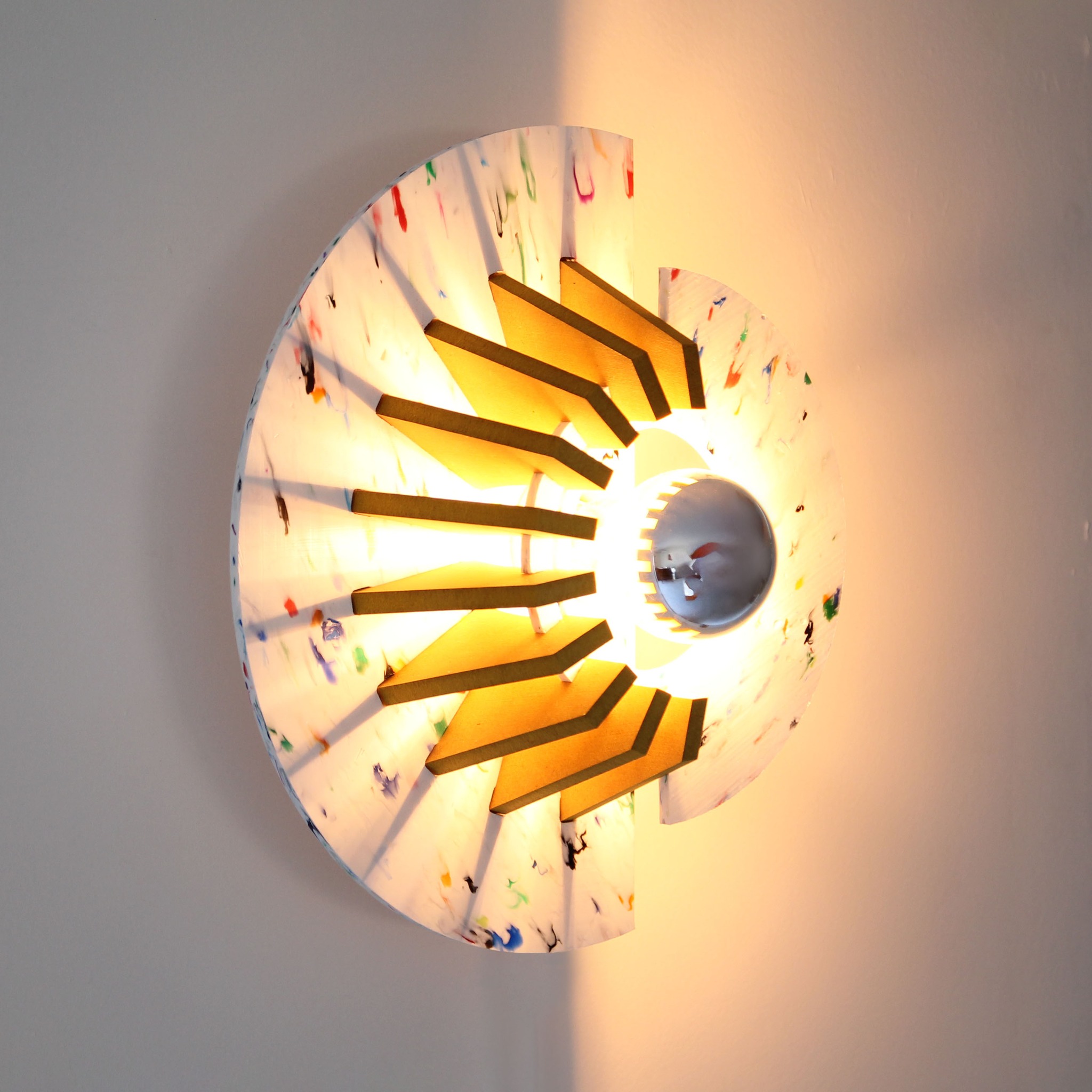 RIF Luminaires Facebook ad: Envie de couleur?