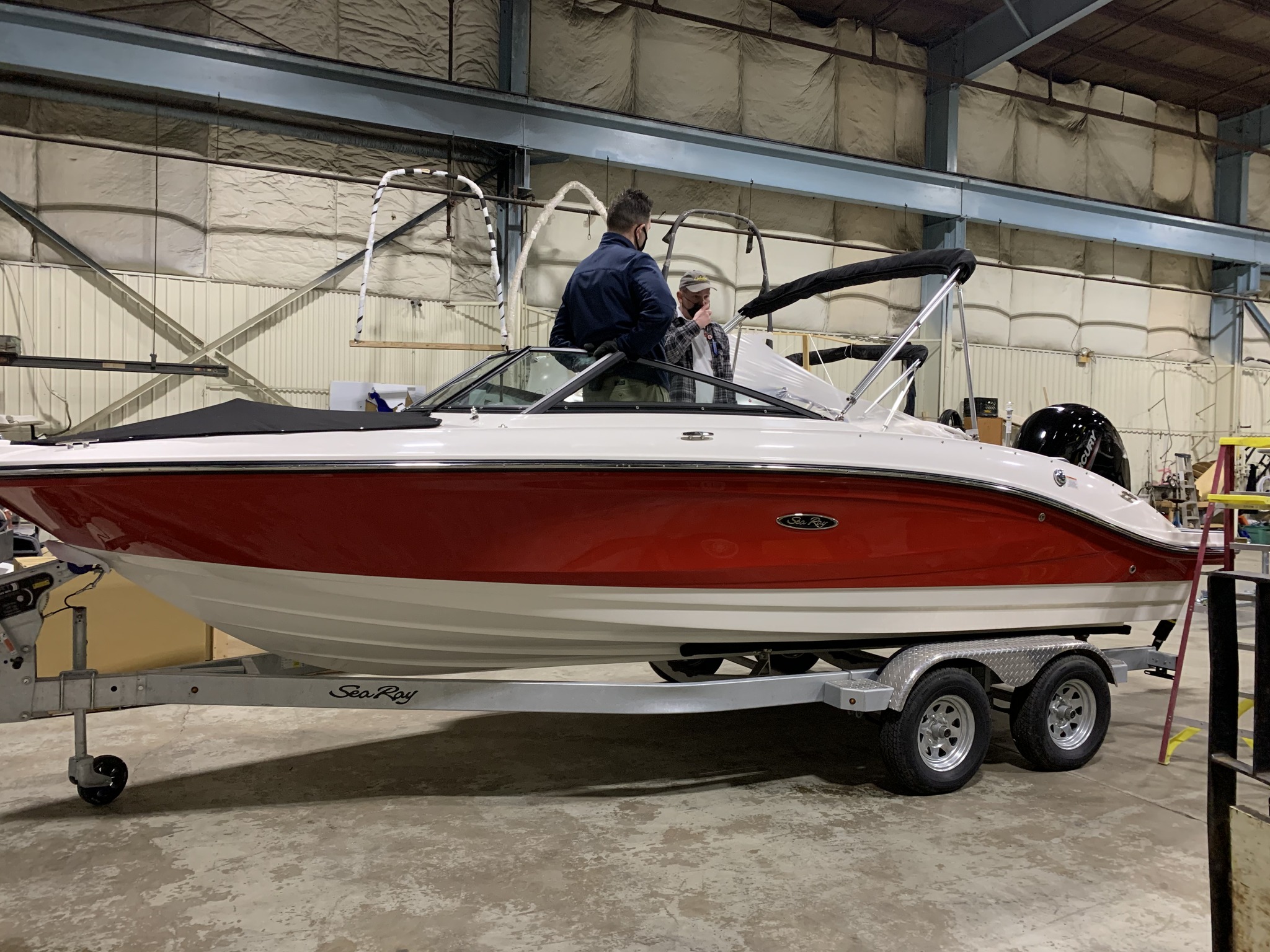 Yingqiao Zheng Facebook ad: 2021 Sea Ray SPX 210, Slip Included, Fully Serviced