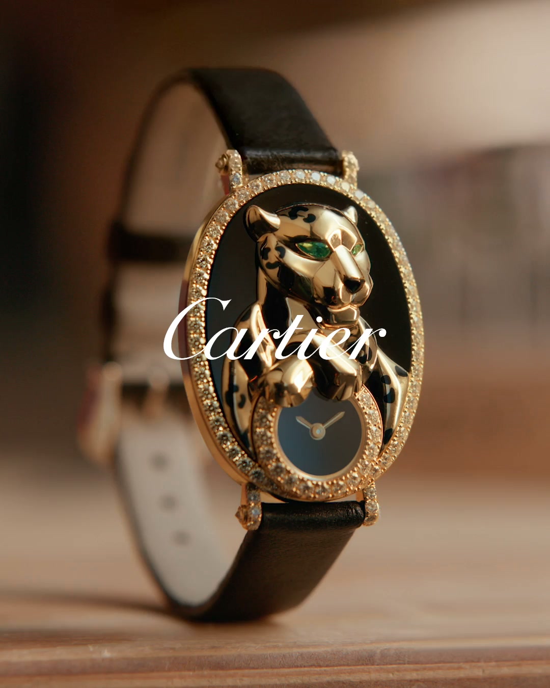 Cartier Facebook ad: Un reloj realizado en la Maison des Métiers…