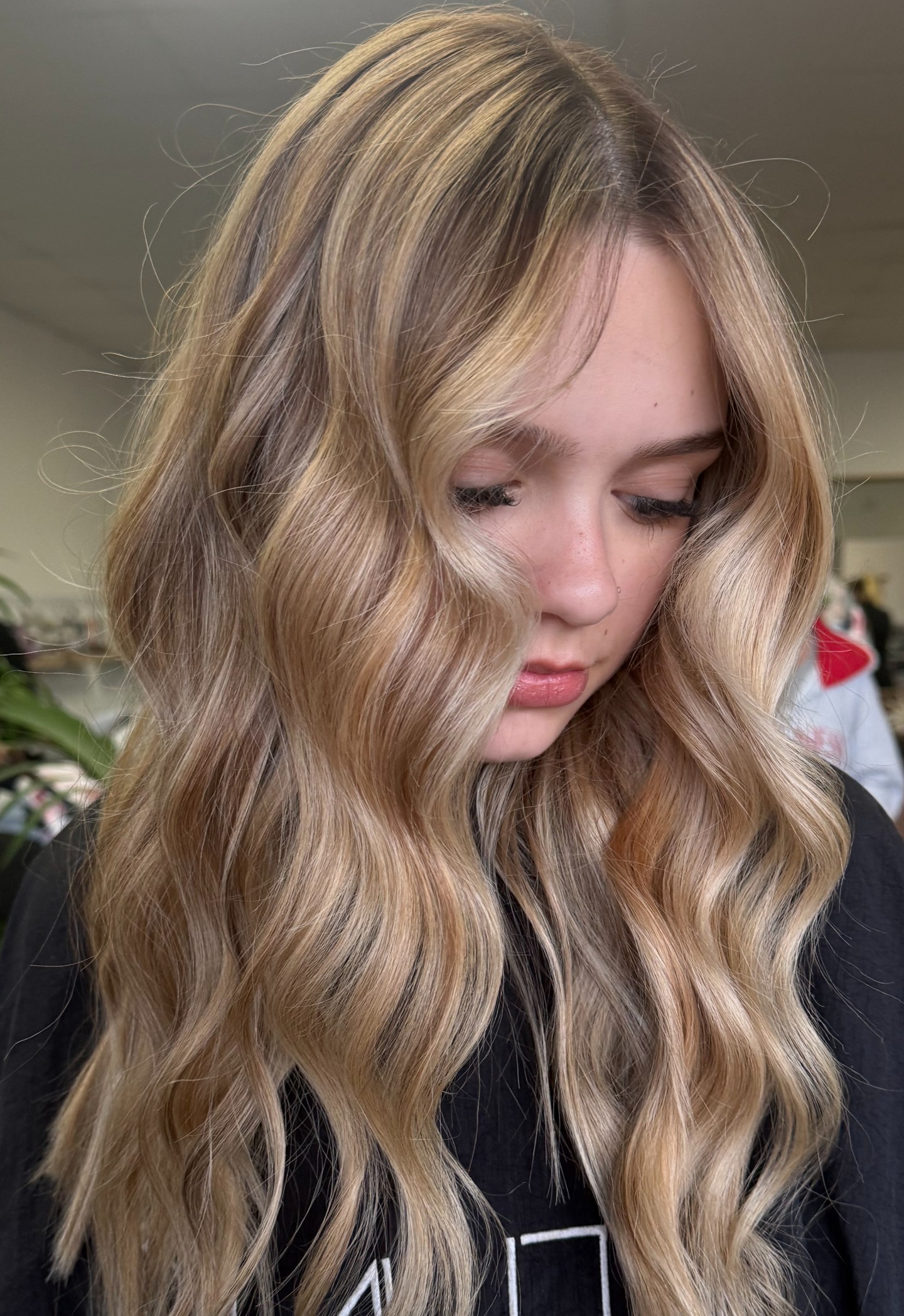 MH Luxury Hair Studio Facebook ad: WHAT TO DO BEFORE LIGHTENING YOUR HAIR.