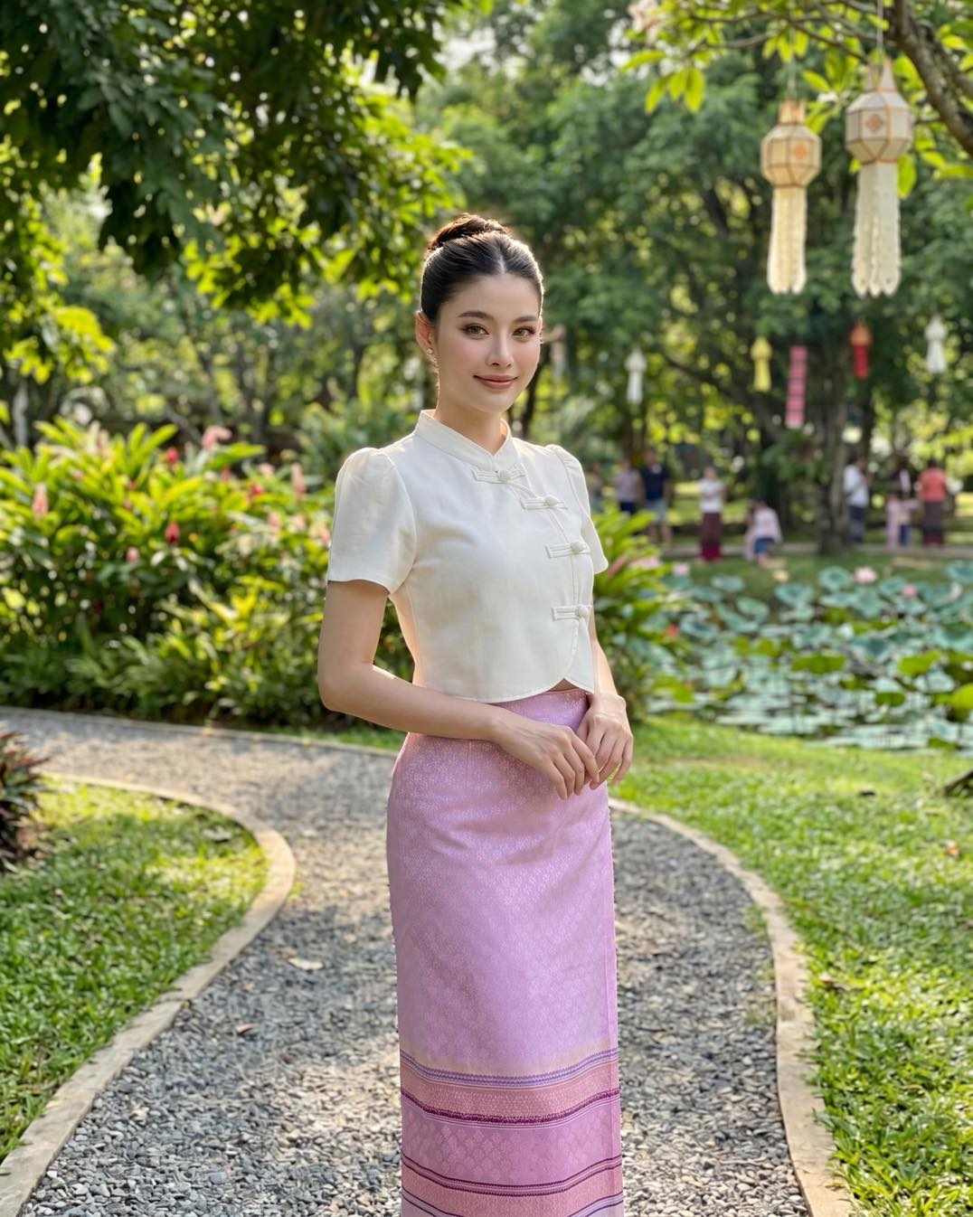 Ni Rin Premium clothing Facebook ad: สวย หวาน นุ่มสบาย.