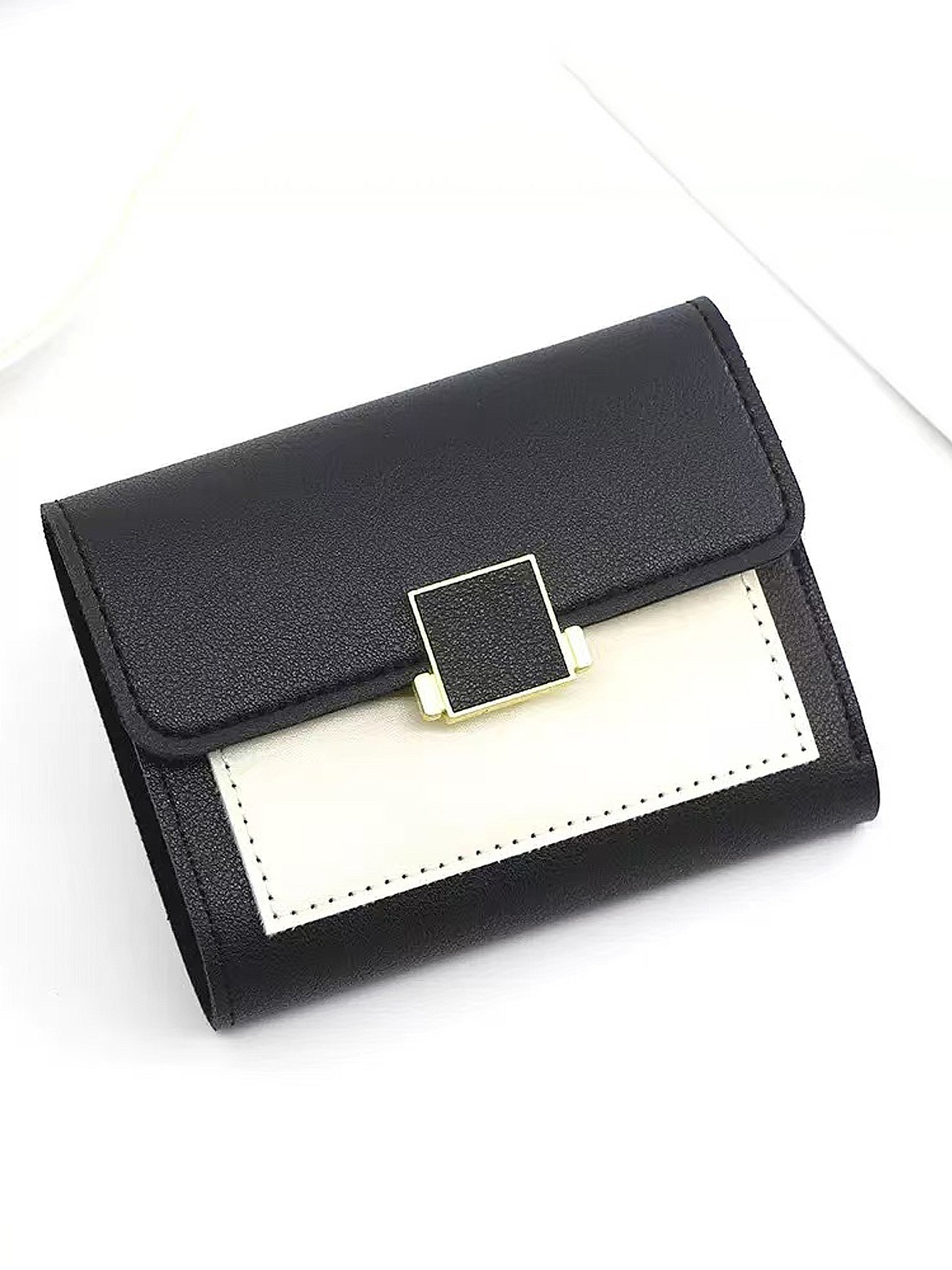 Savana Facebook ad: Make a statement with stylish bags starting at…