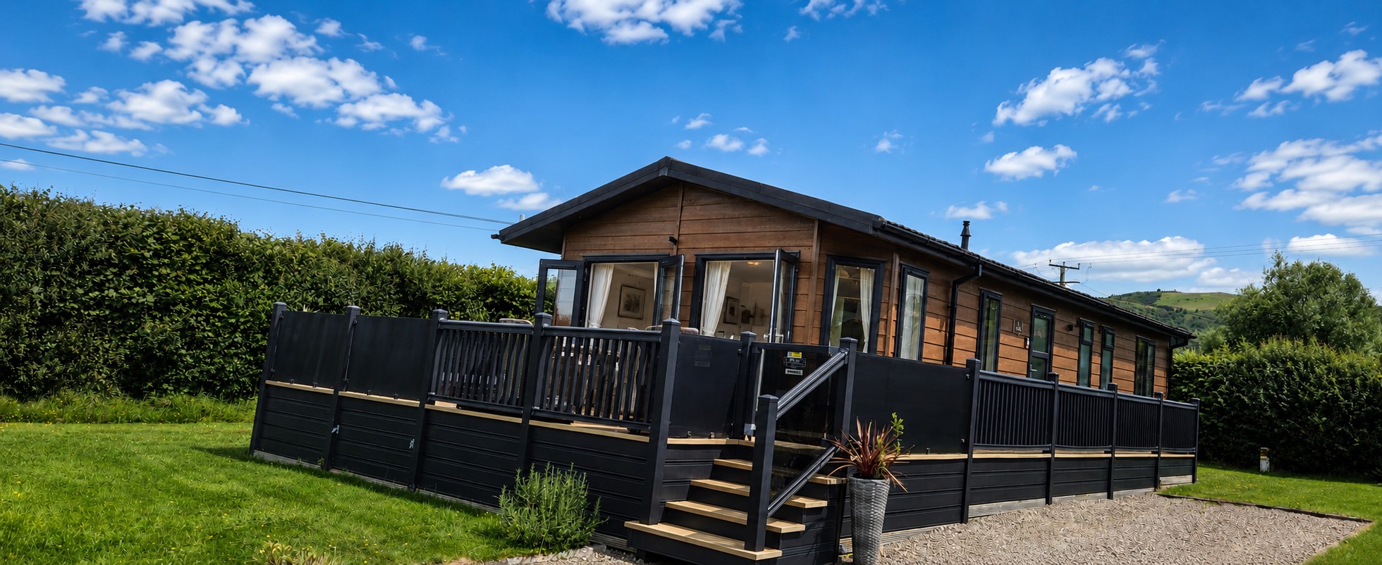 Maesmawr Farm Facebook ad: JUST LISTED, RARE 3 BEDROOM PRESTIGE NAVIGATOR AT…