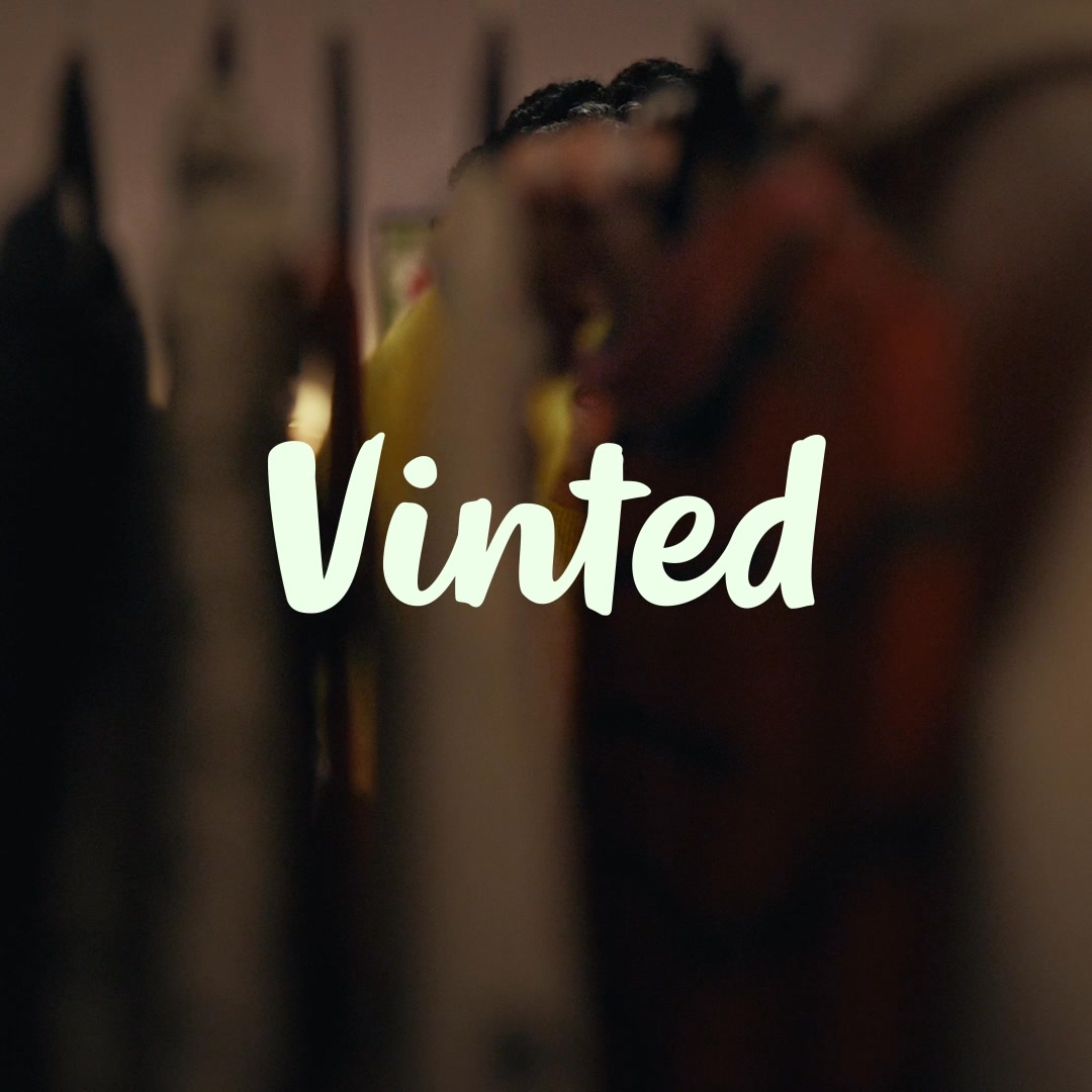Vinted Facebook ad: Clear your space, earn extra cash