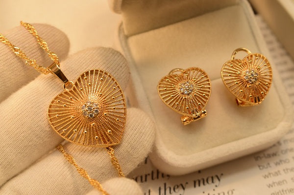 Meerzah.pk Facebook ad: Handmade 24k Gold Plated jewelry