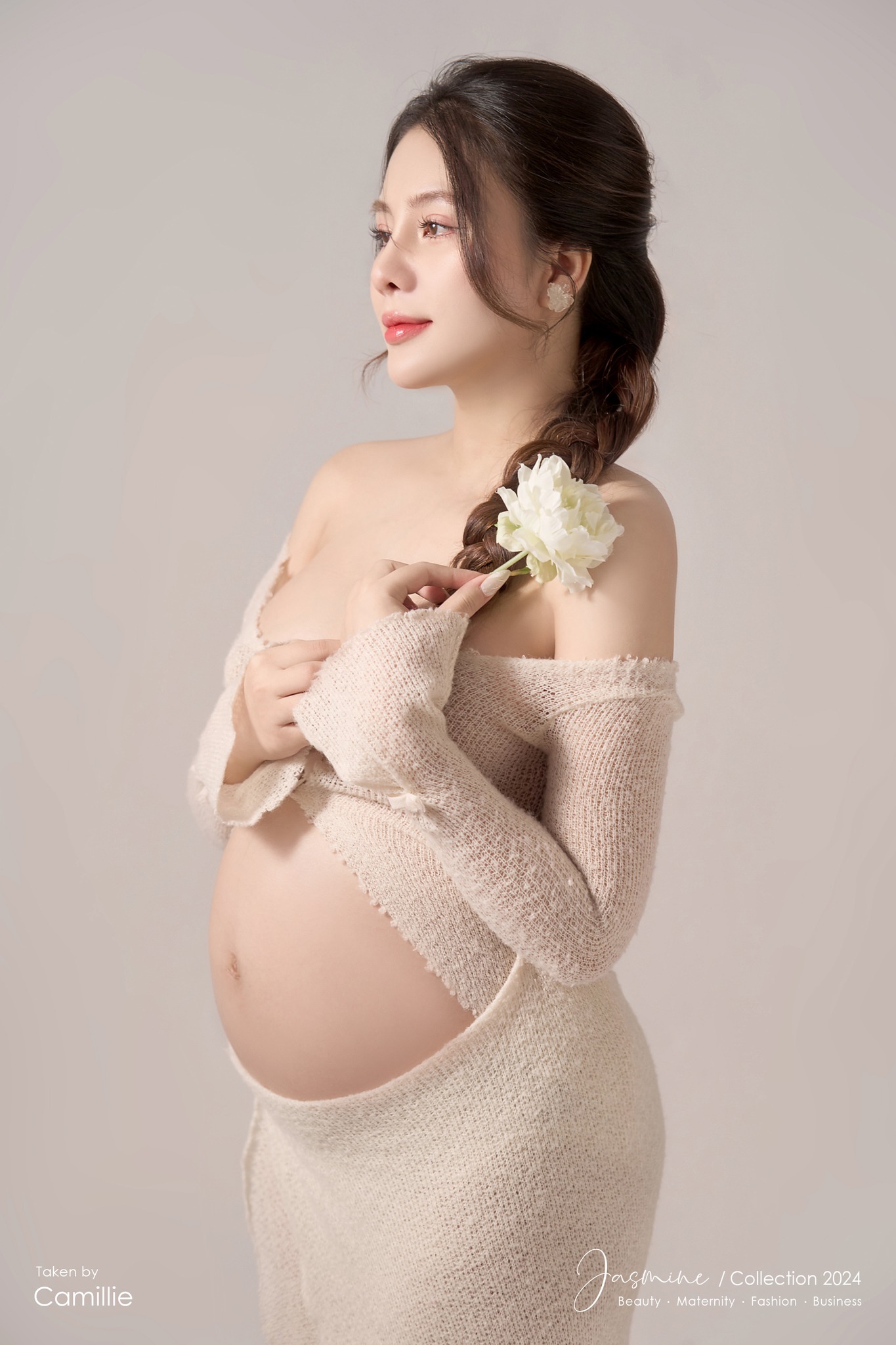 Camillie Beauty Studio Facebook ad: 𝑨 𝒎𝒐𝒕𝒉𝒆𝒓'𝒔 𝒍𝒐𝒗𝒆 𝒊𝒔 𝒎𝒐𝒓𝒆…