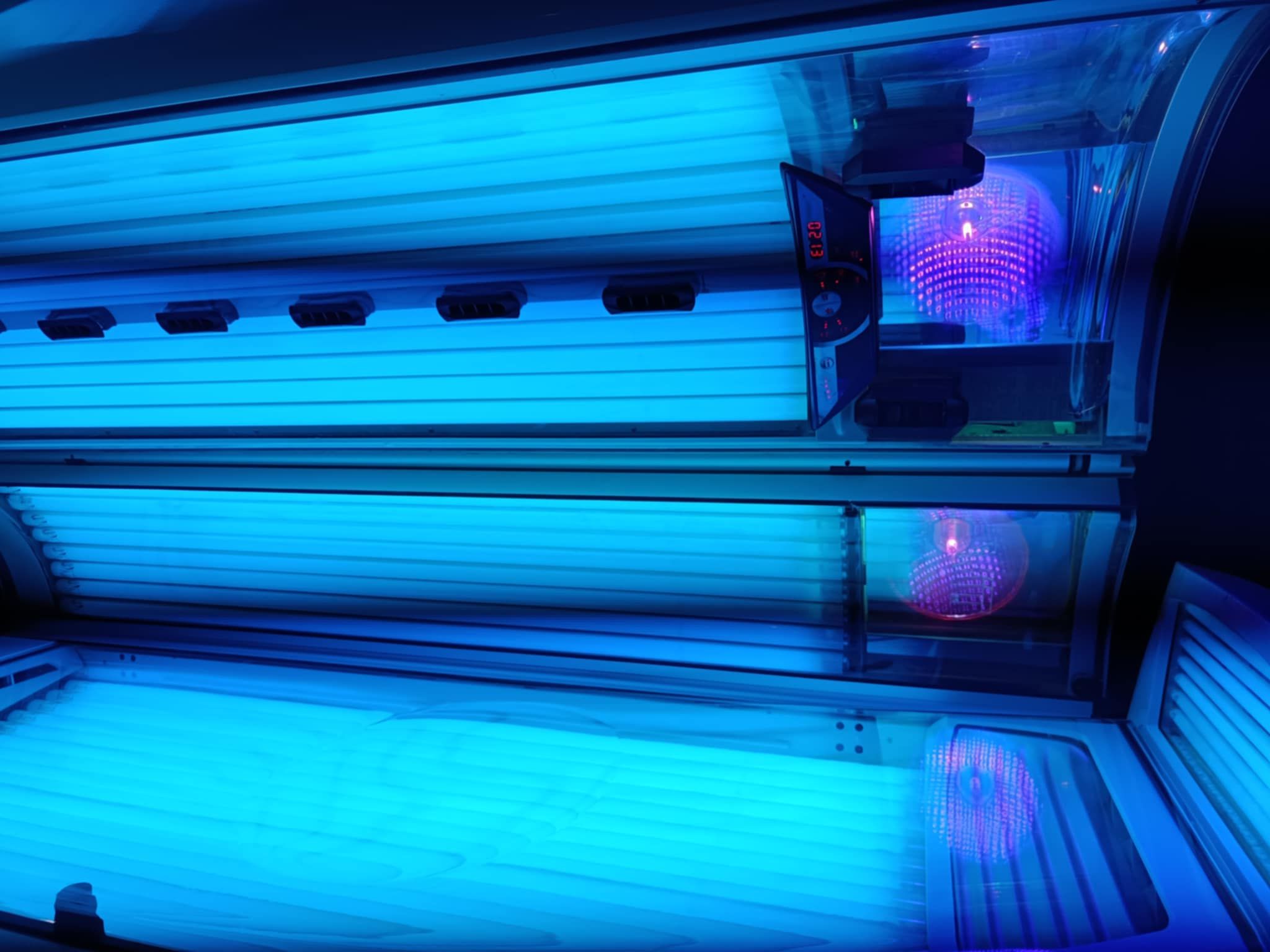 Eclipse Tanning Studio Facebook ad: Make an appointment at Eclipse Tanning Studio Ltd - 5…