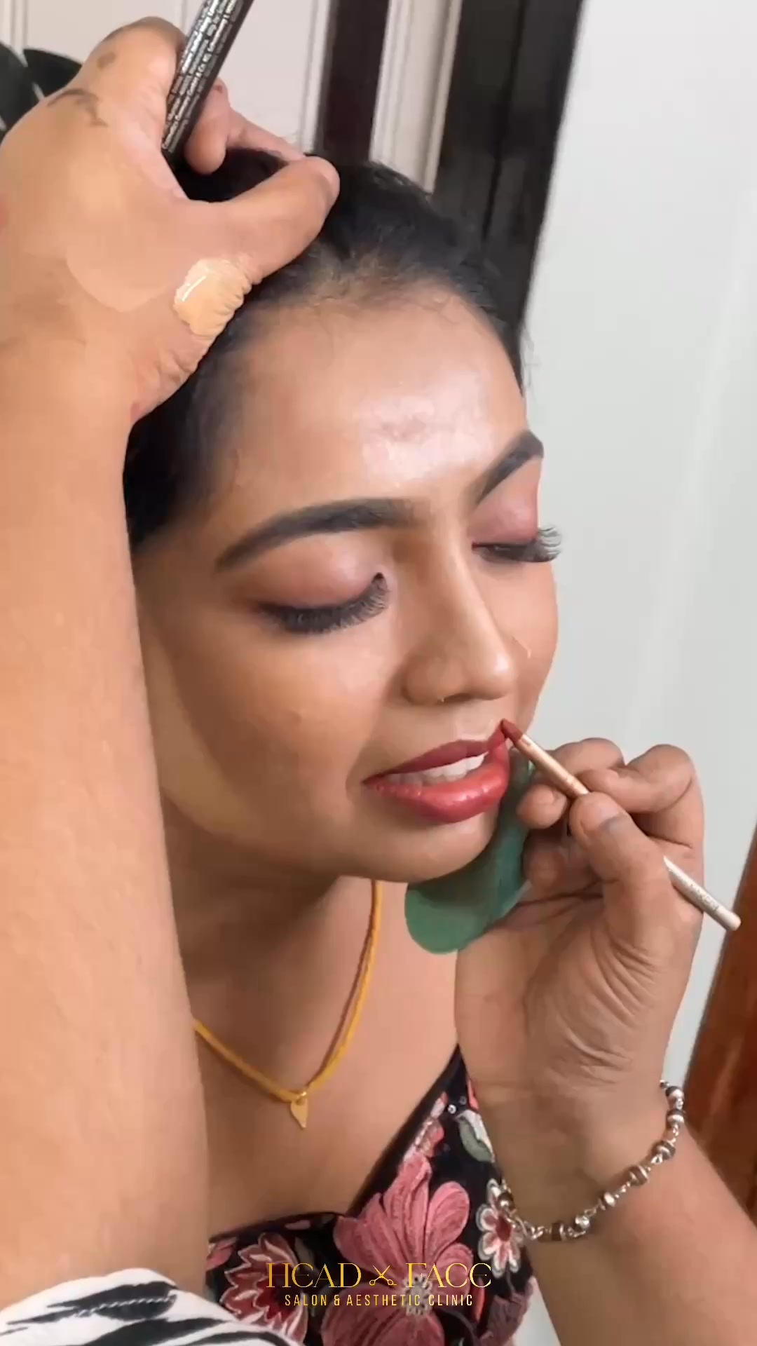 Head and Face Salon and Aesthetic Clinic Facebook ad: Last minute function? tension വേണ്ട!