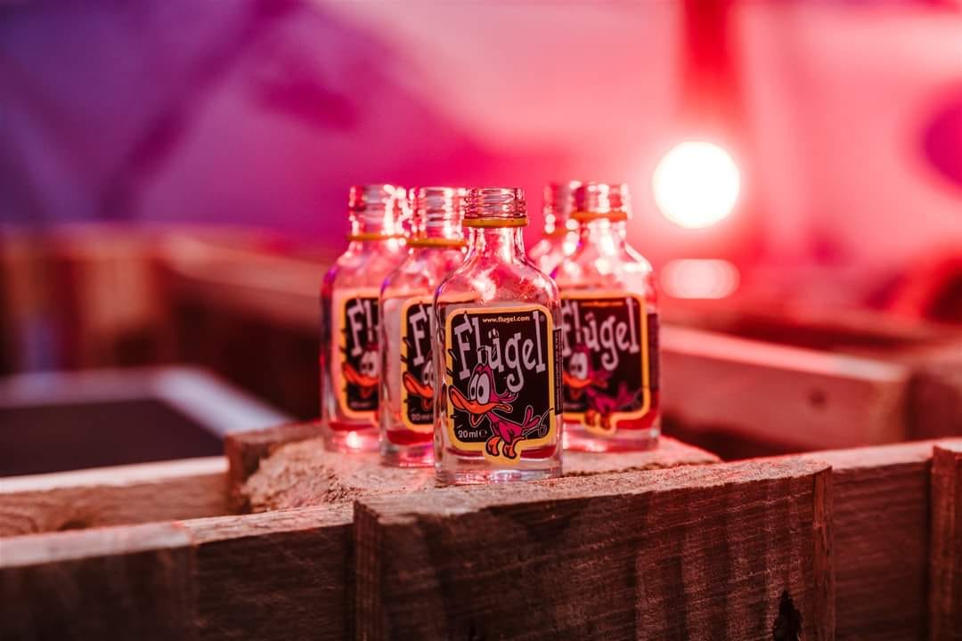 Après Ski Bar Temse Facebook ad: Après ski bar Temse | De gezelligste bar van het jaar!