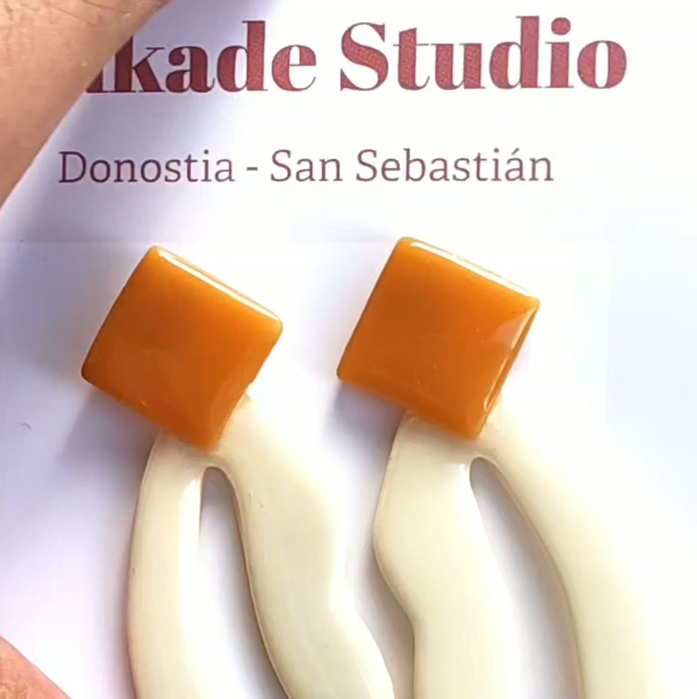 Tukade Studio Facebook ad: Unidades súper imitadas