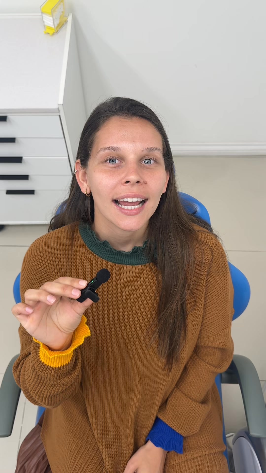 Sonrisa.com Facebook ad: ¿Estabas esperando una señal para mejorar tu sonrisa?