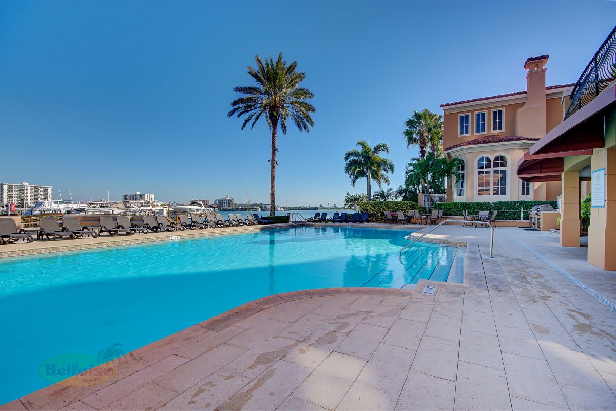 Florida Vacation Rental Company Facebook ad: Plan Ahead, Monthly Florida Rentals Available!