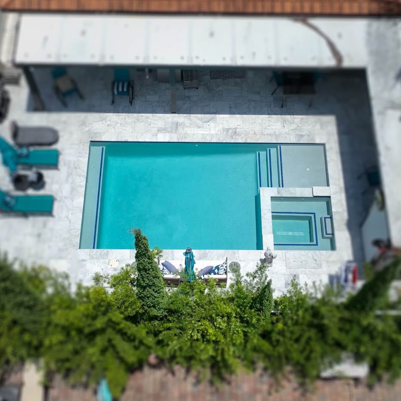 Carlos Luis Facebook ad: New Pool Construction