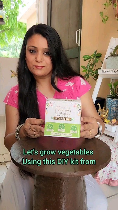 Splash: Art Color Life Facebook ad: Let's grow vegetables using DIY kit from @bombay.greens