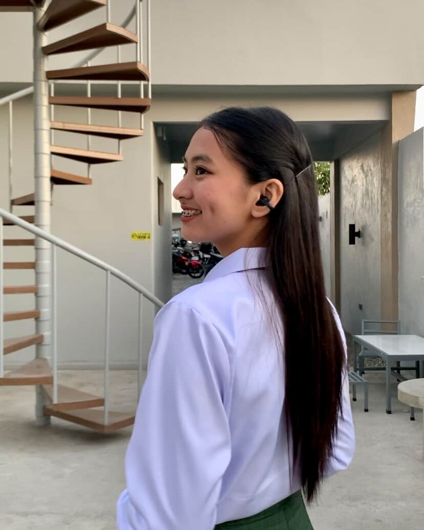 1HORA Philippines Facebook ad: Just wear AUT210 and recess becomes my own…