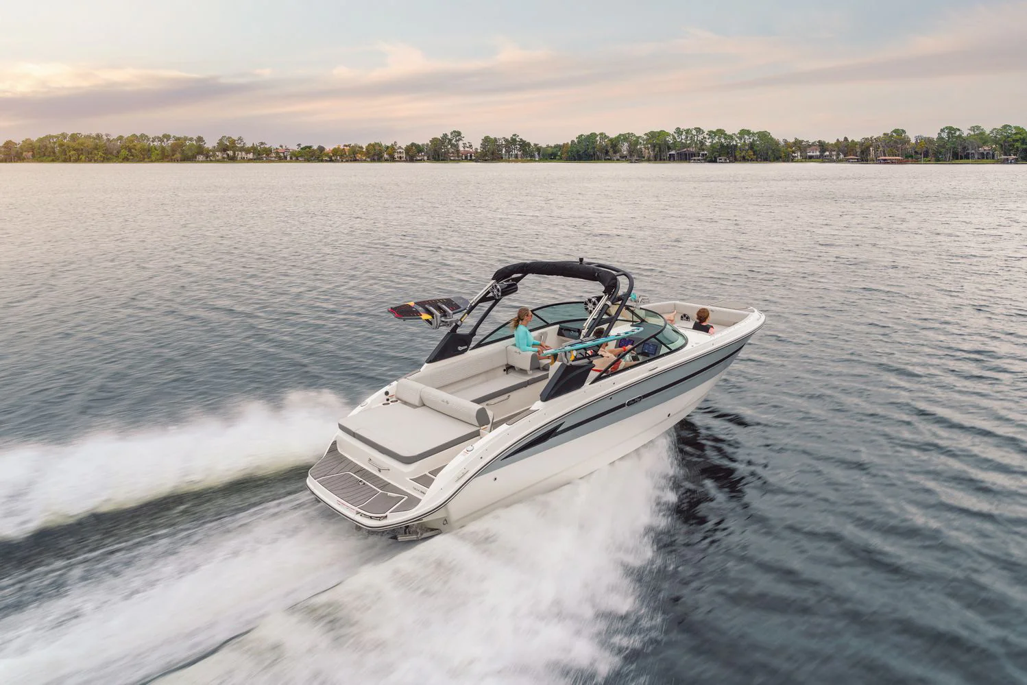 Sports Marine Facebook ad: Smart, Stylish And Simple | Discover Sea Ray.