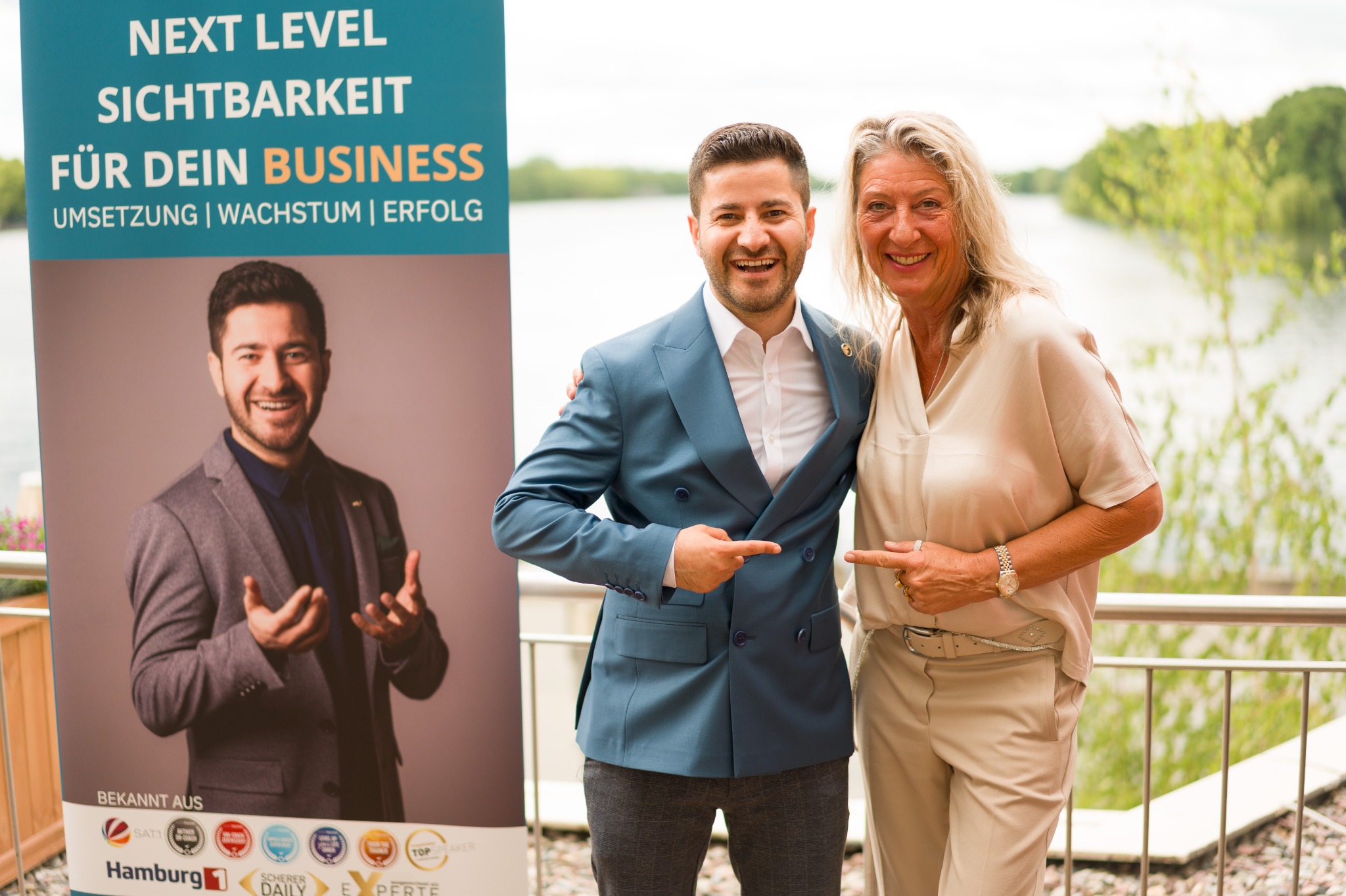 Kheder Ali Facebook ad: Für Coaches: 5-stellige Monatsumsätze. 100% organisch.