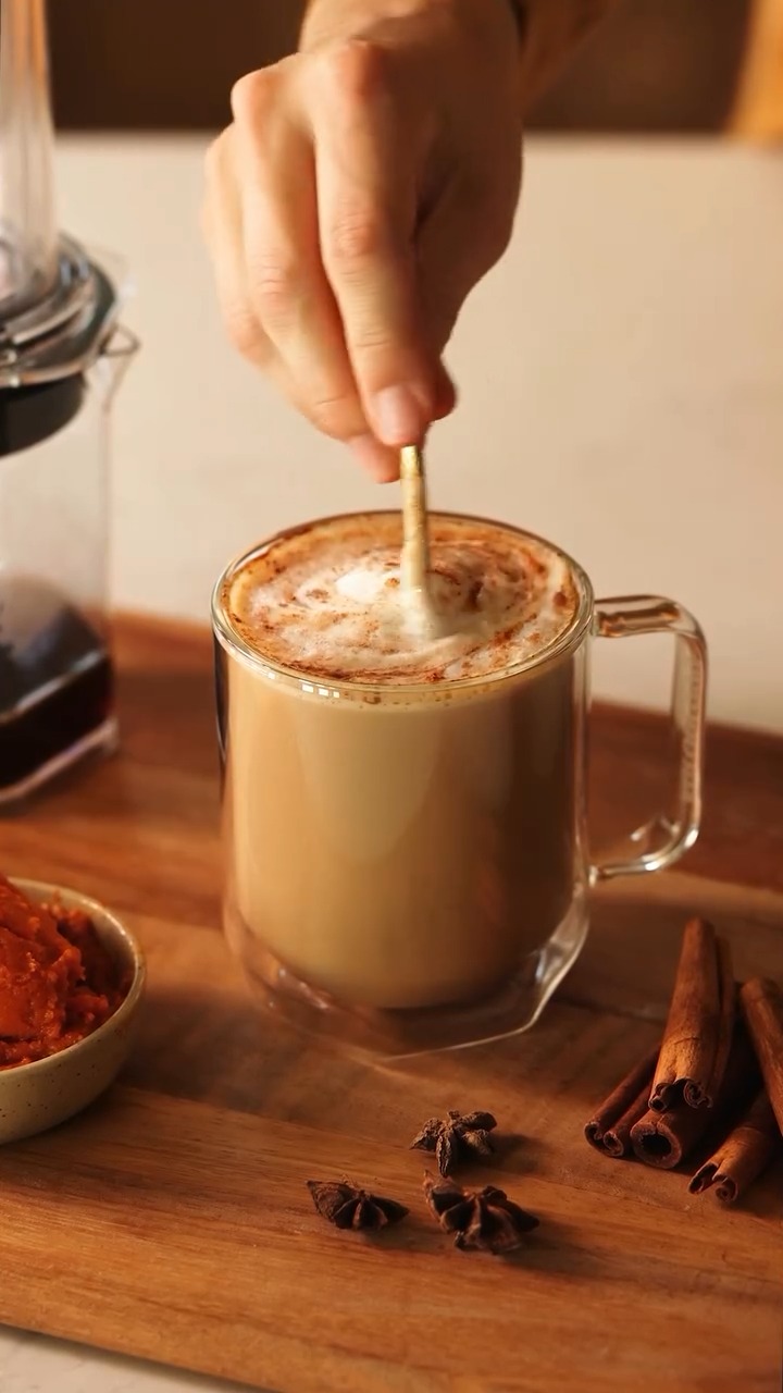 AeroPress Facebook ad: Happy Pumpkin Spice season to those who celebrate!