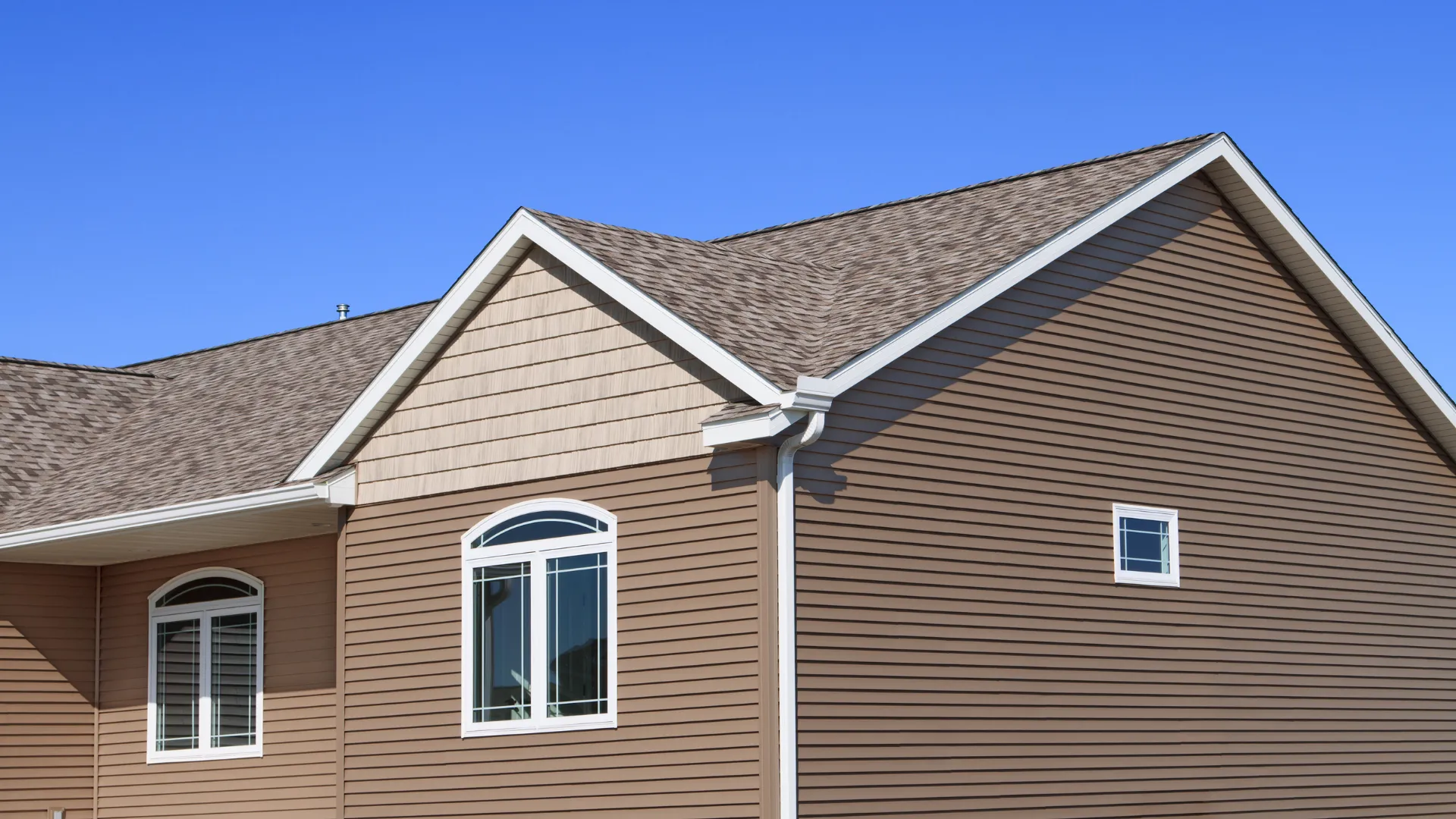 HomeTeck Roofing & Remodeling Facebook ad