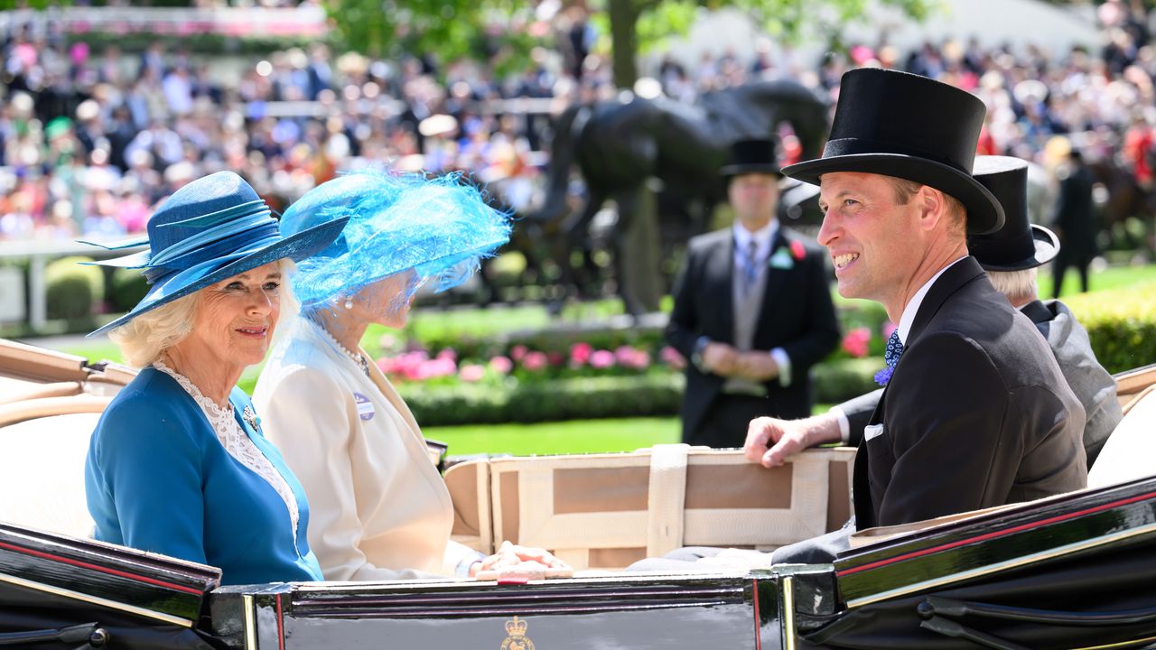 Vanity Fair España Facebook ad: Los sirvientes de palacio lo cuentan todo: Kate Middleton…